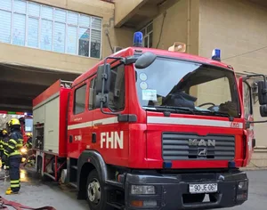 Пожар в жилом здании в Баку,