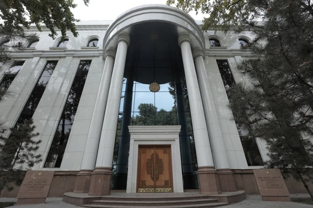 Здание Агентства по управлению госактивами в самом центре Ташкента выставили на аукцион