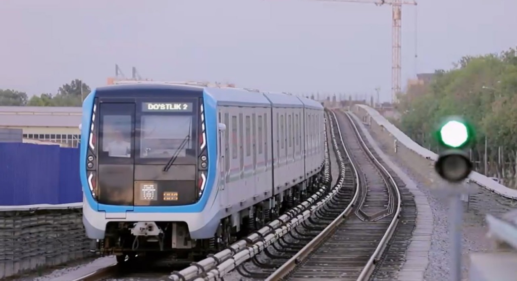 Ташкентский метрополитен установил новый максимум по числу пассажиров. Видео