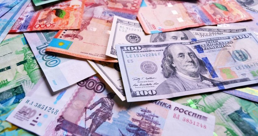 Сом подорожал к рублю, юаню и тенге: курс валют на 4 августа