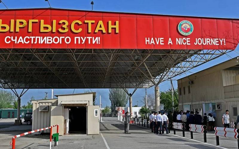 ГКНБ Кыргызстана задержал 27 сотрудников на пограничных пунктах с Узбекистаном