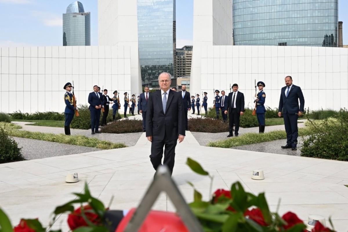 Премьер-министр Палестины посетил Парк Победы в Баку