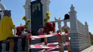 Костанайцы пришли на кладбище и ужаснулись тому, на что способны люди