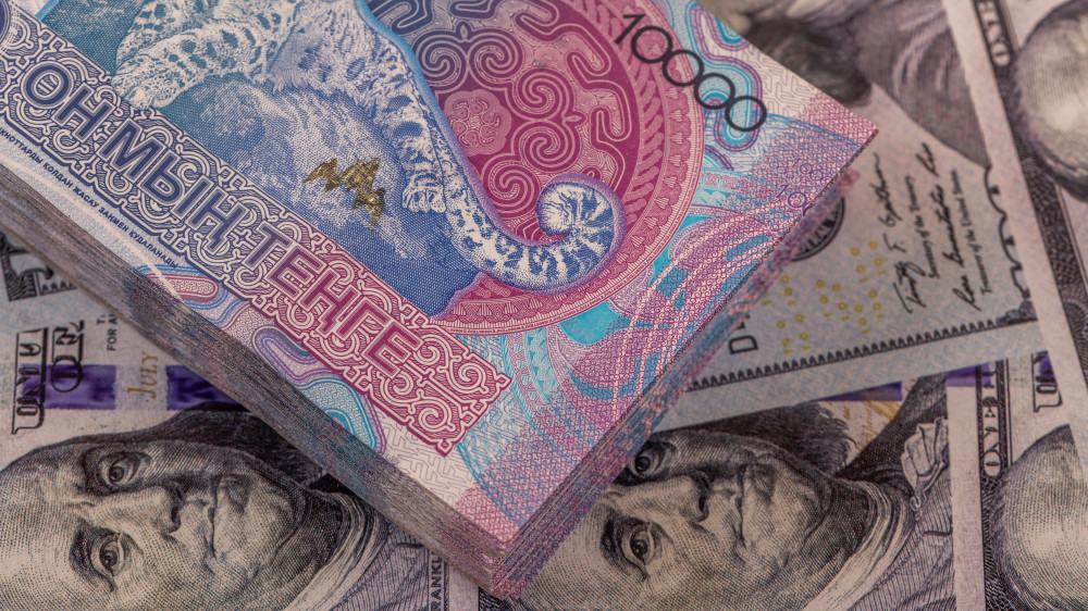Нацбанк начал продавать доллары по-новому. Как это повлияет на тенге