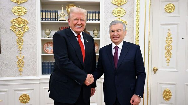 Шавкат Мирзиёев поздравил Дональда Трампа с 80-летием