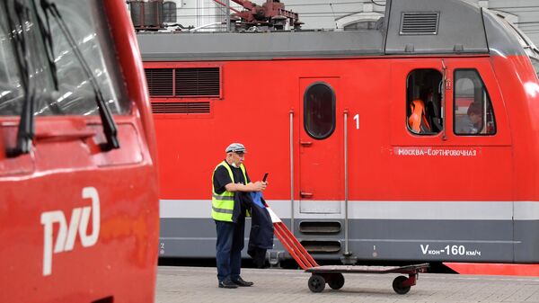 Сколько стоит билет на первый после 6 лет перерыва поезд Москва - Душанбе?