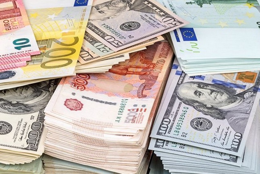 Рубль вновь растет, а юань установил новый рекорд: курс валют на 29 мая
