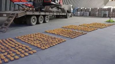 Узбекские спецслужбы сорвали утренний план наркодельцов по переброске 600-килограммовой партии наркотиков из Афганистана. Видео