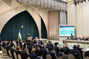 Шавкат Мирзиёев распорядился, чтобы в аэропортах, метро и ресторанах звучала национальная музыка