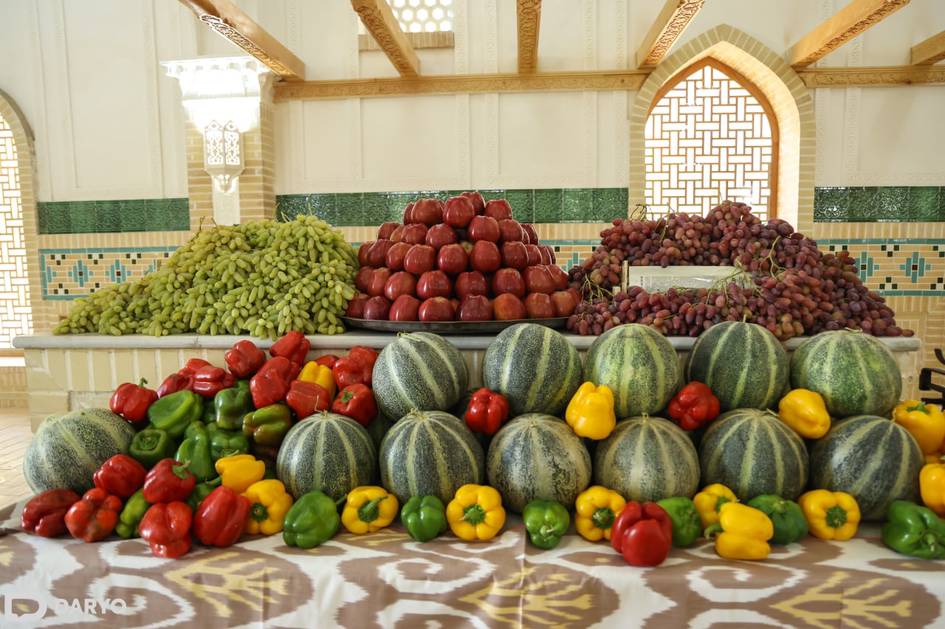 Узбекистан и Южная Корея будут совместно разрабатывать высокоурожайные сорта сельхоз культур На первом этапе будут протестированы новые сорта и гибриды арбуза, дыни, кабачка, томата, острого перца, баклажана, дайкона, а также различных зеленных культур. Это позволит отобрать наиболее продуктивные и конкурентоспособные сорта для выращивания в республике.