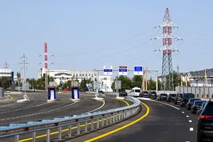 Мирзиёев проехал из Хивы в Ургенч по новой платной автодороге. Фото