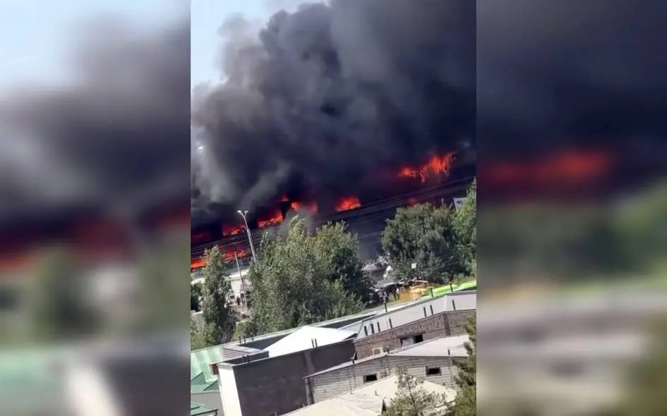 Пожар возле рынка «Изза»: сгорели 400 квадратных метров торговых площадей 16:25 / 06.08.2026 16:25 / 06.08.2026 Пожар возле рынка «Изза»: сгорели 400 квадратных метров торговых площадей