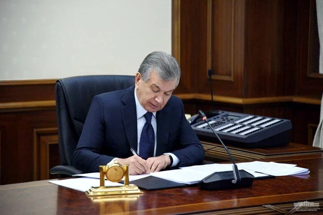 Мирзиёев предоставил гражданство Узбекистана 264 людям