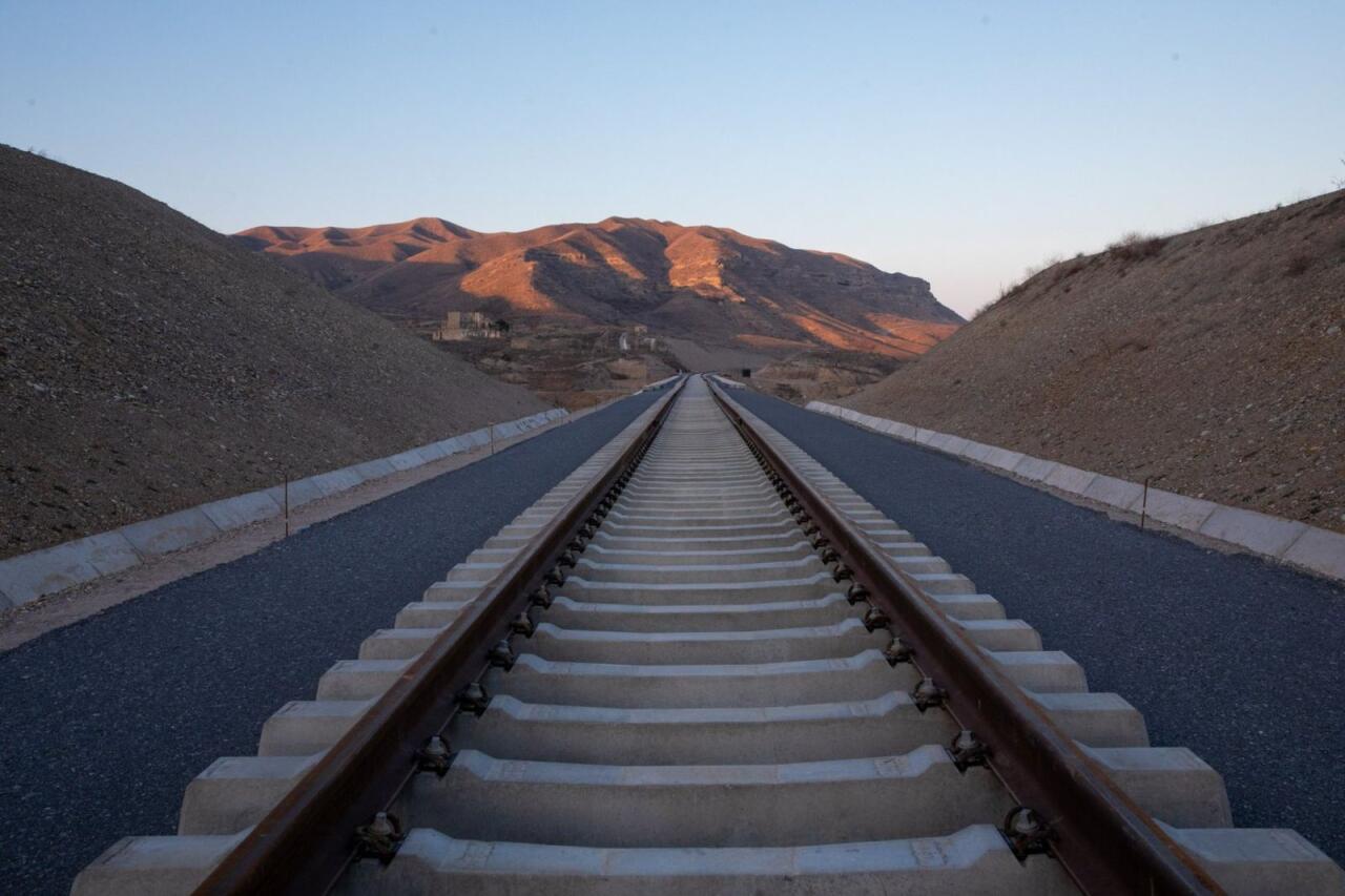 Dəmir yolu nəqliyyatı ilə beynəlxalq yükdaşımaların dəyəri 15%-dən çox artıb
