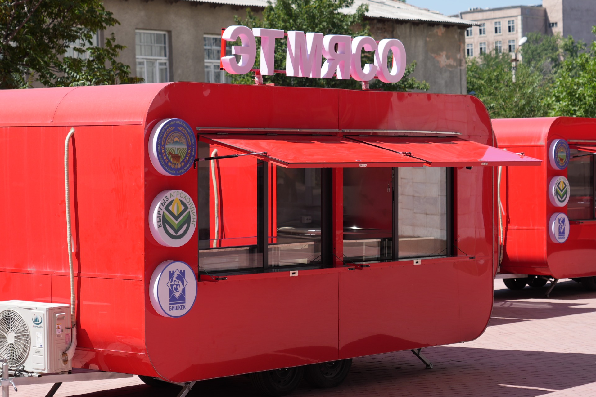 Мясо по 680 сомов. Минводсельхоз указал адреса фудтраков