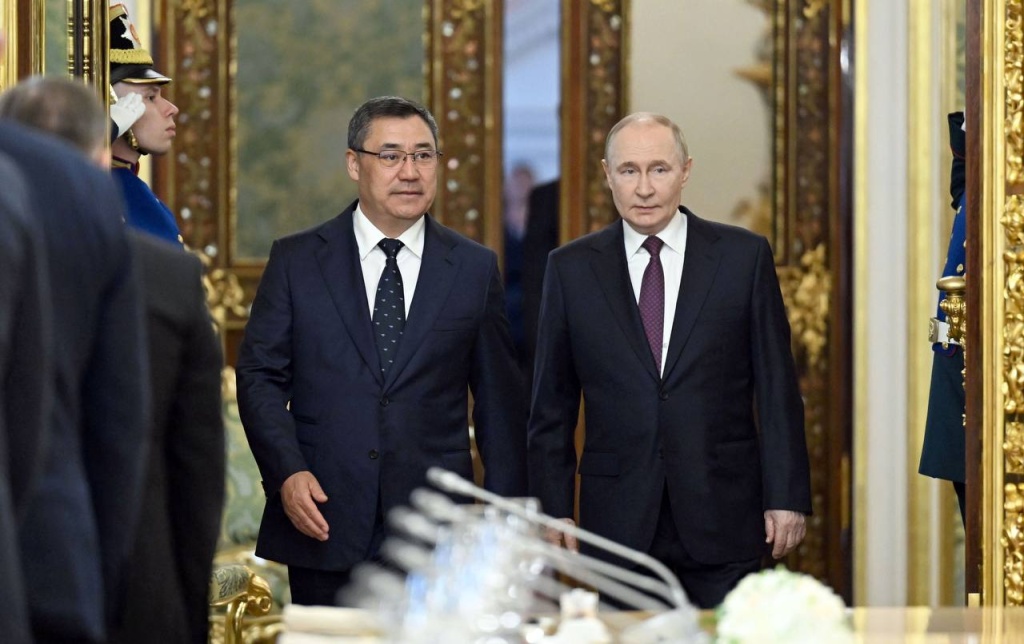 Жапаров заявил, что лично убедил Путина поддержать строительство железной дороги Китай — Кыргызстан — Узбекистан