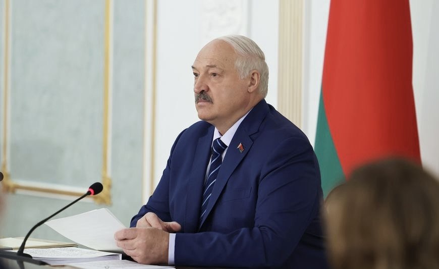 "За большущими деньгами — в Россию". Александр Лукашенко высказался о заработках узбекистанцев в Беларуси