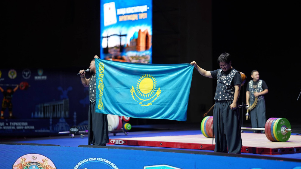 Сильнейшие тяжелоатлеты страны собрались на молодёжном чемпионате Казахстана в Туркестане