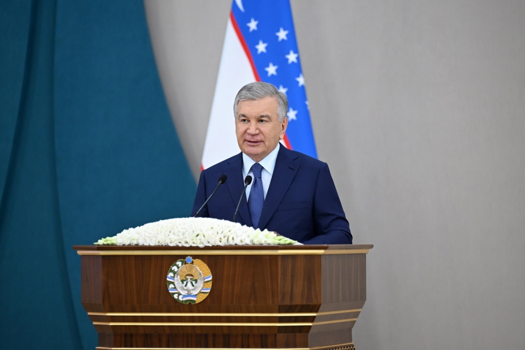 Мирзиёев раскритиковал низкие темпы роста химпрома