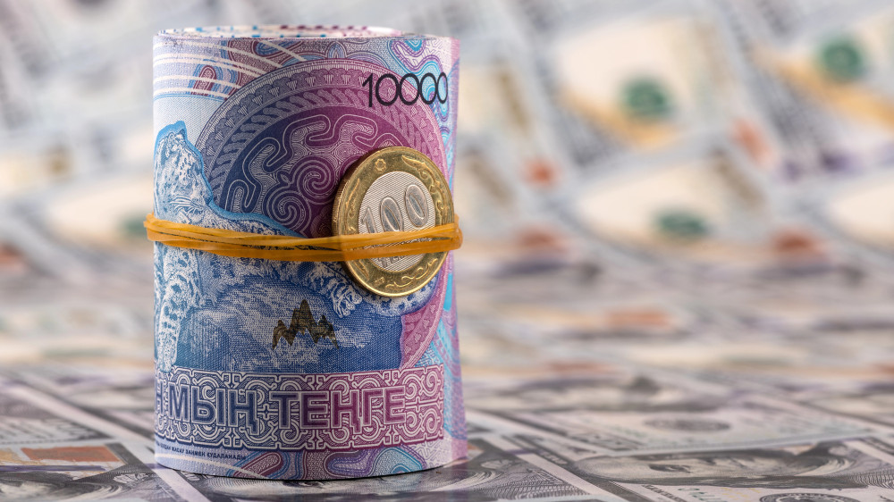 Что происходит с курсом тенге, объяснили в Нацбанке
