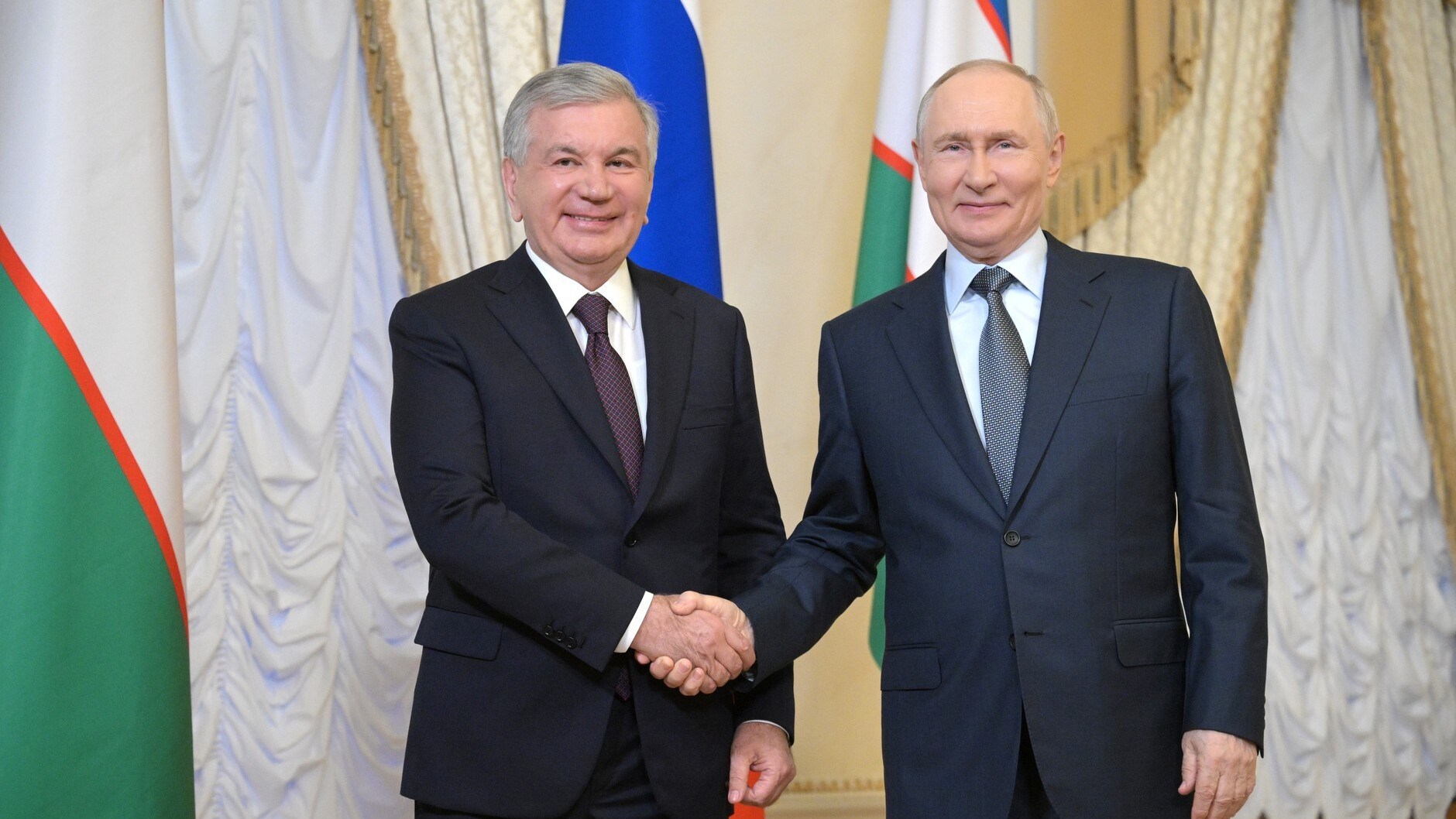 Владимир Путин поздравил Шавката Мирзиёева с днём рождения