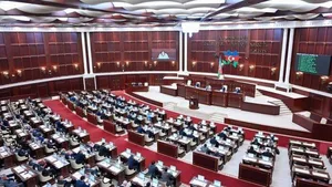 Милли Меджлис обсуждает 8 вопросов
