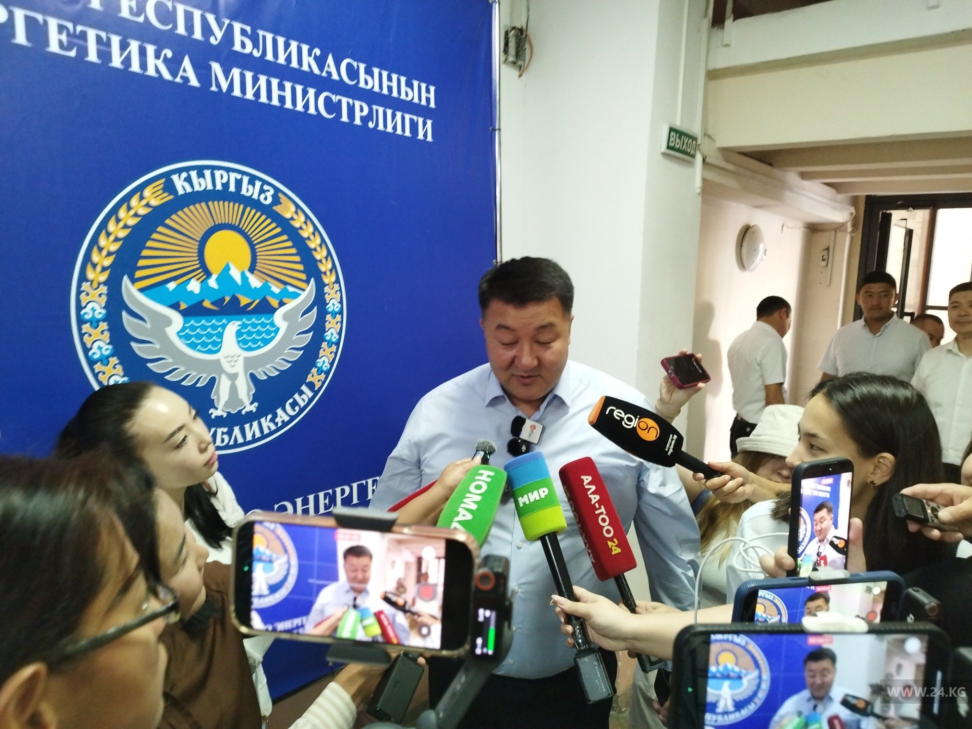 Нам скрывать нечего. Глава Минэнерго знакомит журналистов с работой