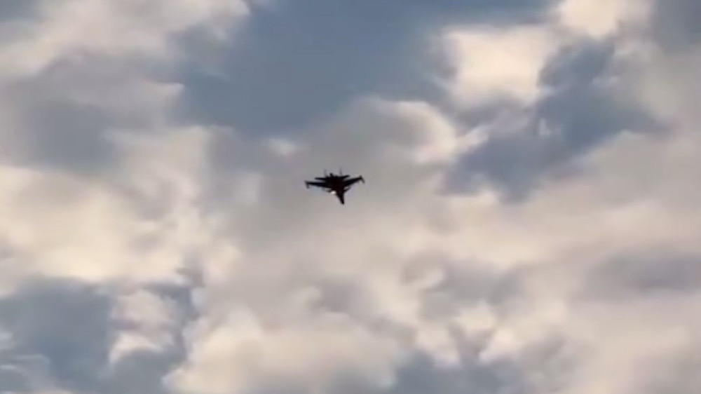 Жителей Атырау встревожил пролет военного самолета над городом