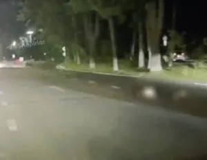 Ночные гонки в центре Ташкента закончились наездом на пешехода. Видео