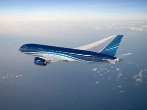 Самолет рейса Баку-Нахчыван AZAL вернулся в Баку из-за грозовой погоды