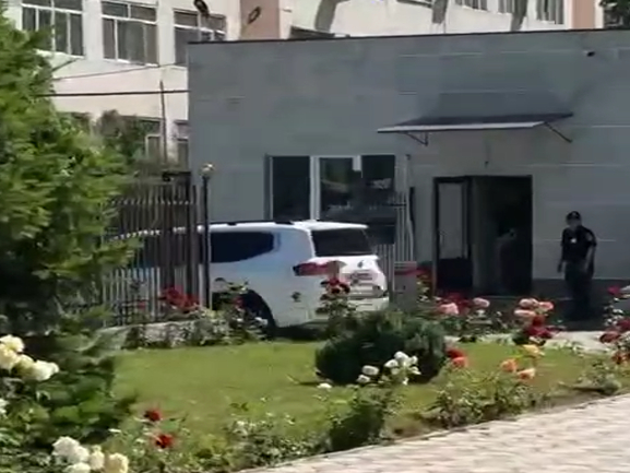 Камчыбек Ташиев приехал в суд по делу о приготовлении к захвату власти