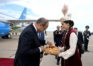 Премьер-министр Узбекистана прибыл в Кыргызстан
