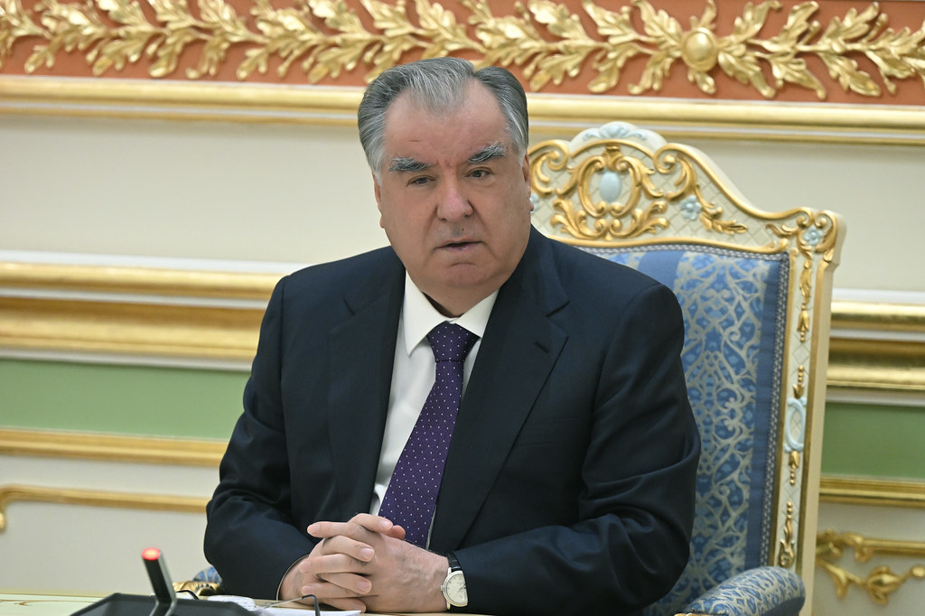 Эмомали Рахмон произвел перестановки в руководстве КЧС