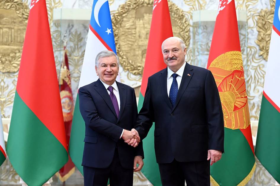 Шавкат Мирзиёев и Александр Лукашенко провели переговоры в узком составе Стороны договорились об увеличении товарооборота, обмене опытом в сфере использования мирного атома, новых проектах в различных сферах промышленности.