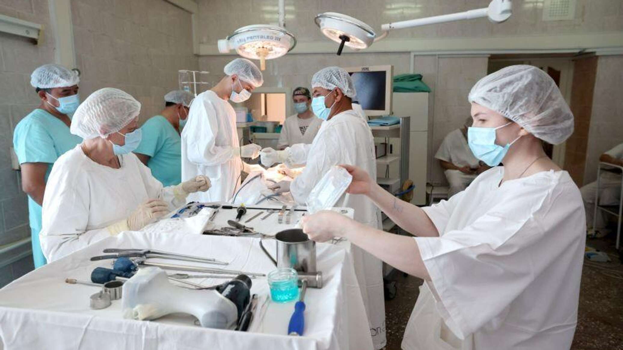 Витебские хирурги проводят мастер-классы для фтизиоортопедов Узбекистана