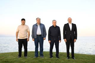 Лидеры Центральной Азии и Азербайджана приняли участие в открытии первого в Кыргызстане гольф-клуба международного класса