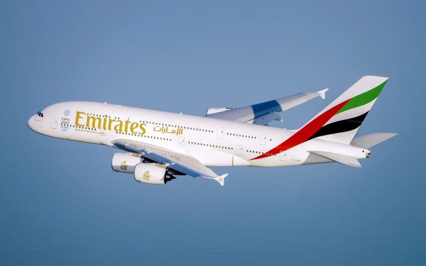 Emirates начала внедрение спутникового интернета Starlink на своих самолетах