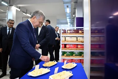 Шавкат Мирзиёев оценил работу нового молочного производства в Ургенчском районе