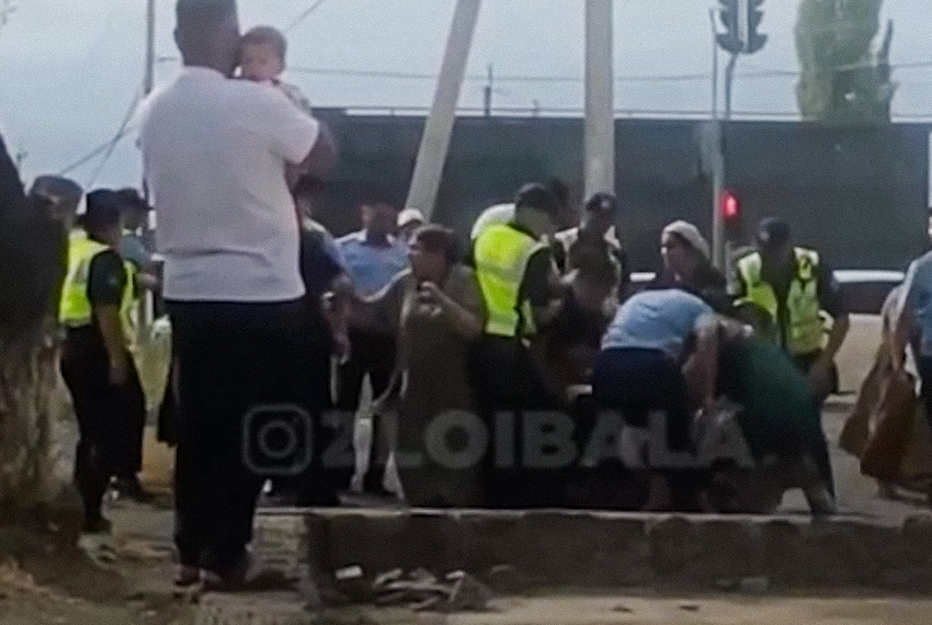 Сватьи устроили потасовку возле РОВД в селе Беловодском