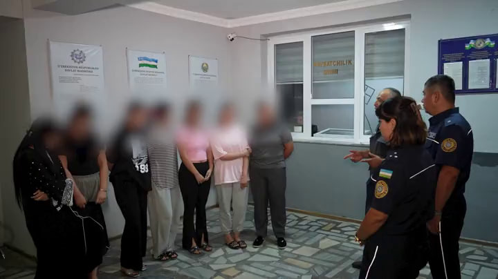 В Андижане семь женщин арестованы на пять суток за массовую драку 09:40 / 03.08.2026 09:40 / 03.08.2026 В Андижане семь женщин арестованы на пять суток за массовую драку