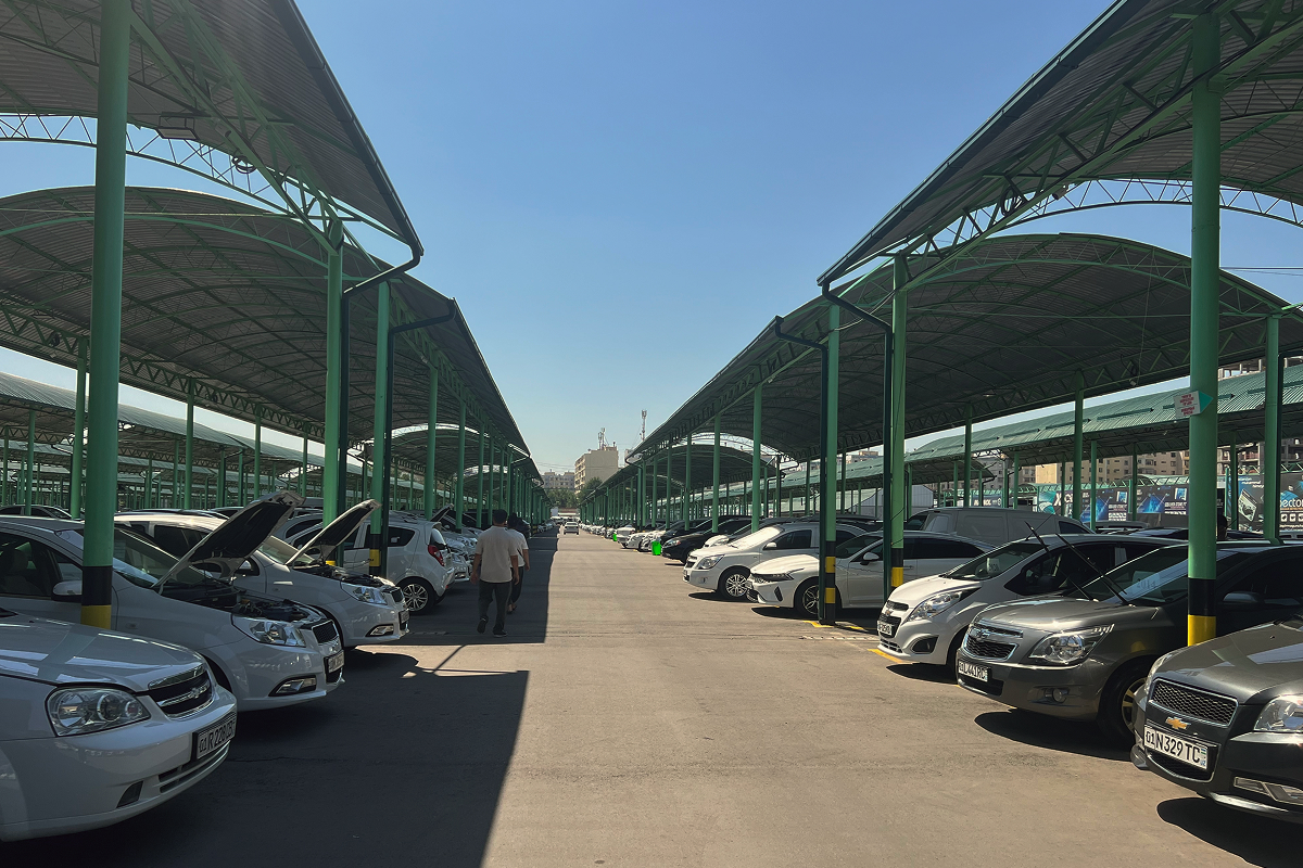 Сергелийский авторынок и еще 34 торговых объекта приватизируют