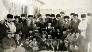 К 110-летию Үркүн: 36 золотых зубов, побег в Кашгар и клад на жайлоо — воспоминания внуков Сарыбая Чоробай уулу