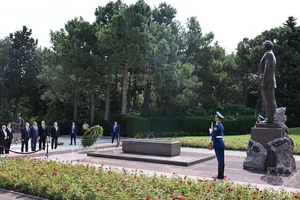 Премьер-министр Государства Палестина посетил Аллею почетного захоронения