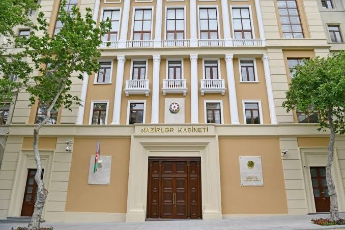 Кабмин Азербайджана изменил таможенные пошлины на импорт стали и стекла