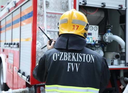 В Бектемирском районе Ташкента загорелся склад