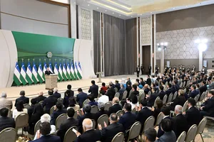 Президент Узбекистана вручил госнаграды деятелям культуры и искусства. Видео