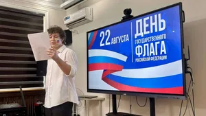 В Русском доме в Ташкенте отметили День Государственного флага России