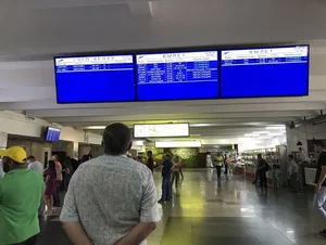 Из-за проблем с интернетом в «Манасе» задержали международные рейсы