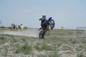 Чемпионат Узбекистана Rally Muynak – 2026 прошел на высохшем дне Аральского моря. Видео