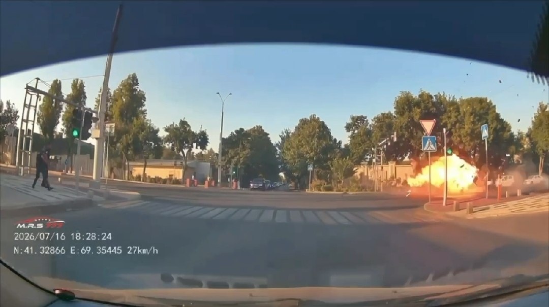 В Ташкенте произошла авария с участием мотоциклов ДПС